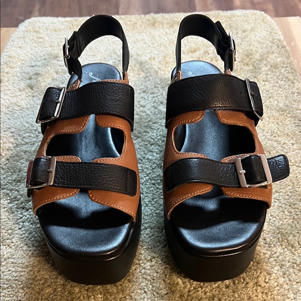 Women’s sz 40 US 9-9.5 Free people brand follow your own path platform black/tan